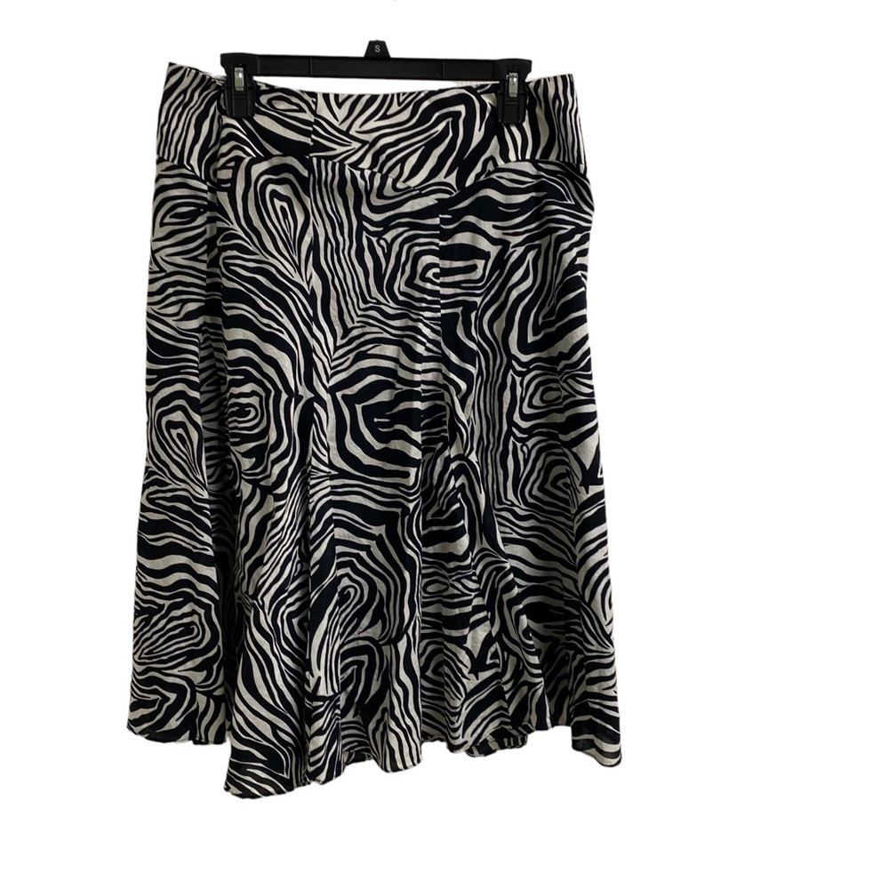 Jones New York signature ladies zebra print skirt size 10.